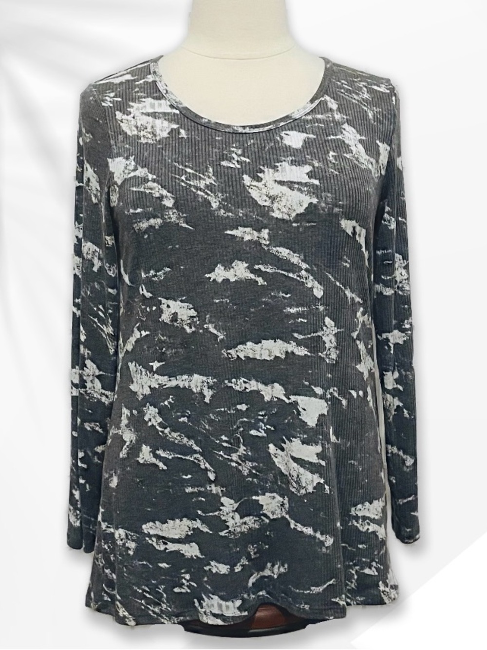 NWT LuLaRoe Black & White Marble-Print Long Sleeve Top XL